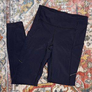 black lulu lemon high-rise leggings with pockets